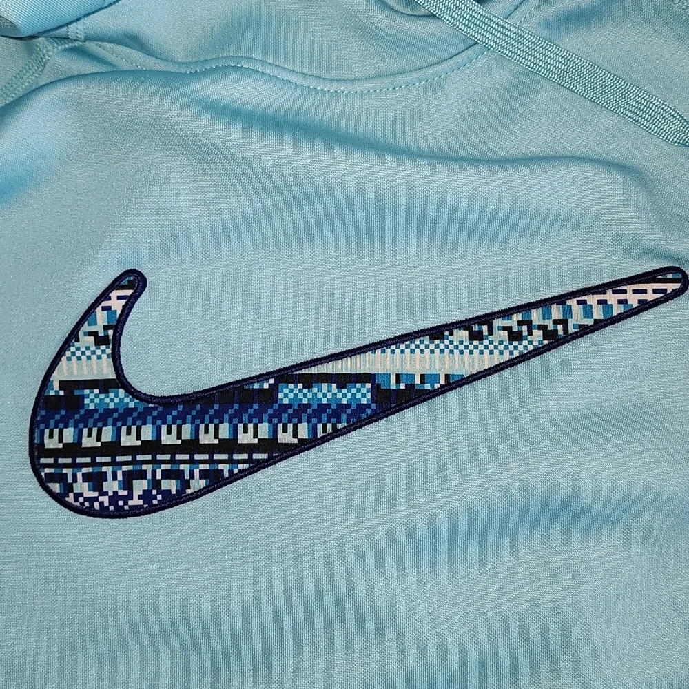 Nike Therma-Fit Long Sleeve Hoodie With Pocket